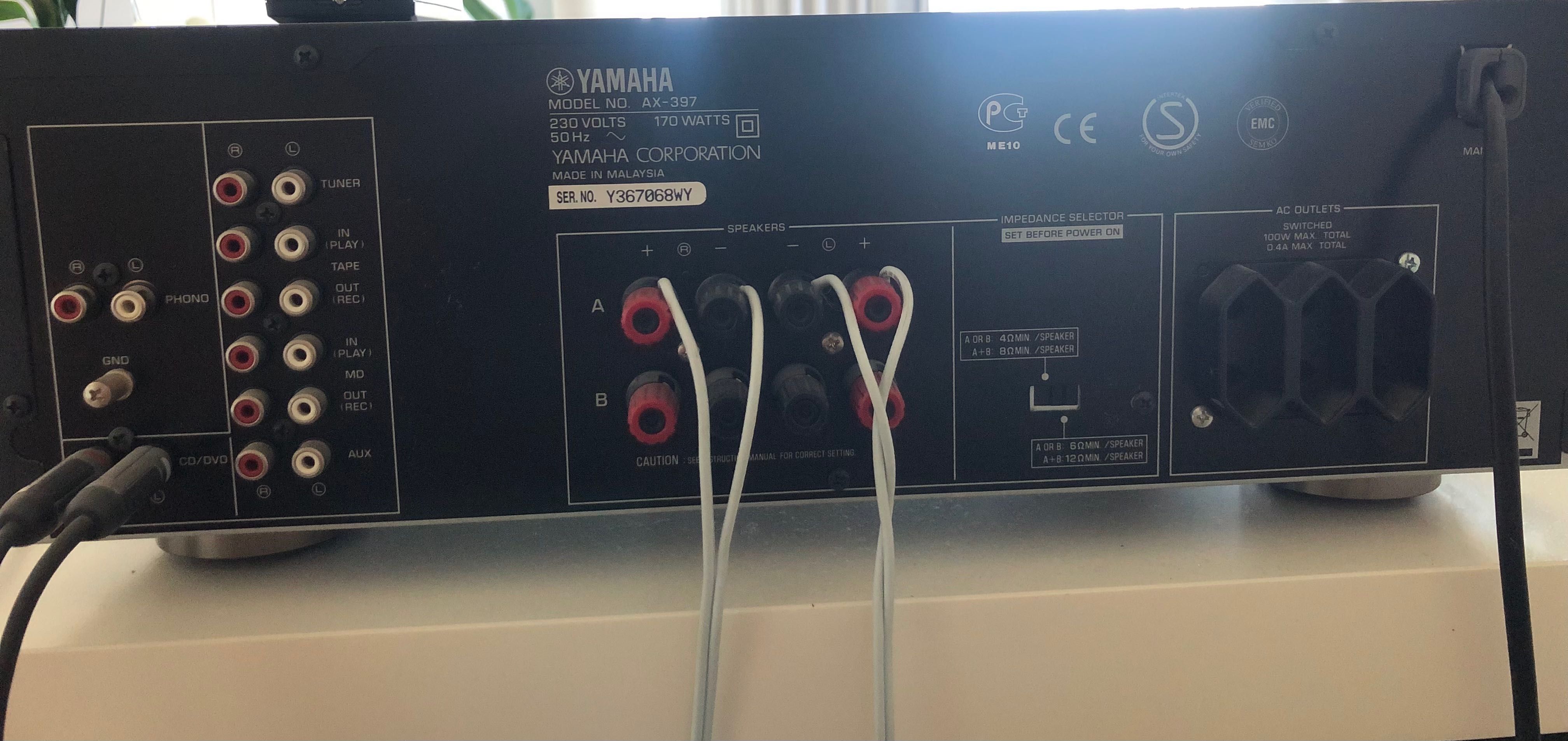 Amplificador e colunas Yamaha