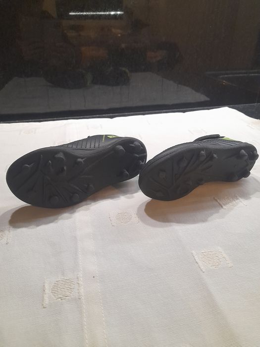 Chuteiras de Futebol p/ Criança KIPSTA - Tam 25 - Como novas