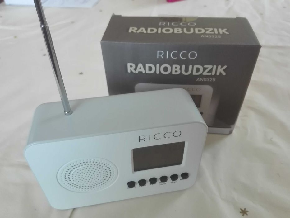 Radiobudzik RICCO