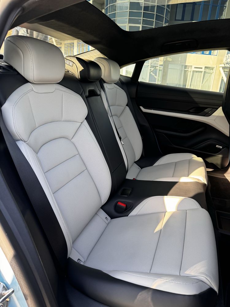 Porsche taycan 4s 2022 Перый хозяин.