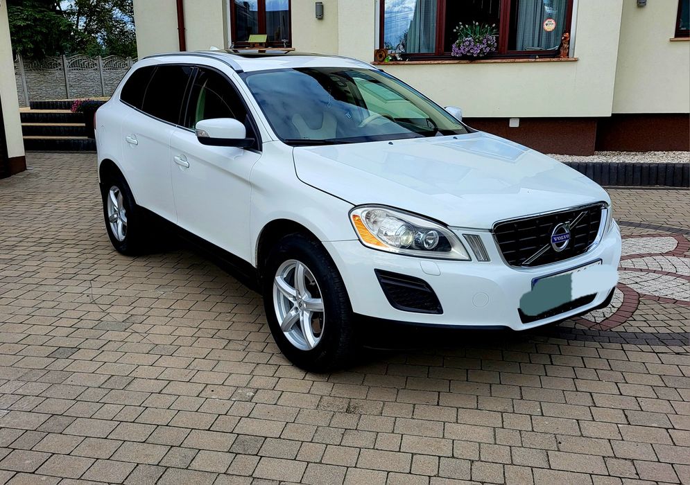 Volvo Xc60  Skóry Panorama el. Bagażnik Navi doinwestowane Poleca