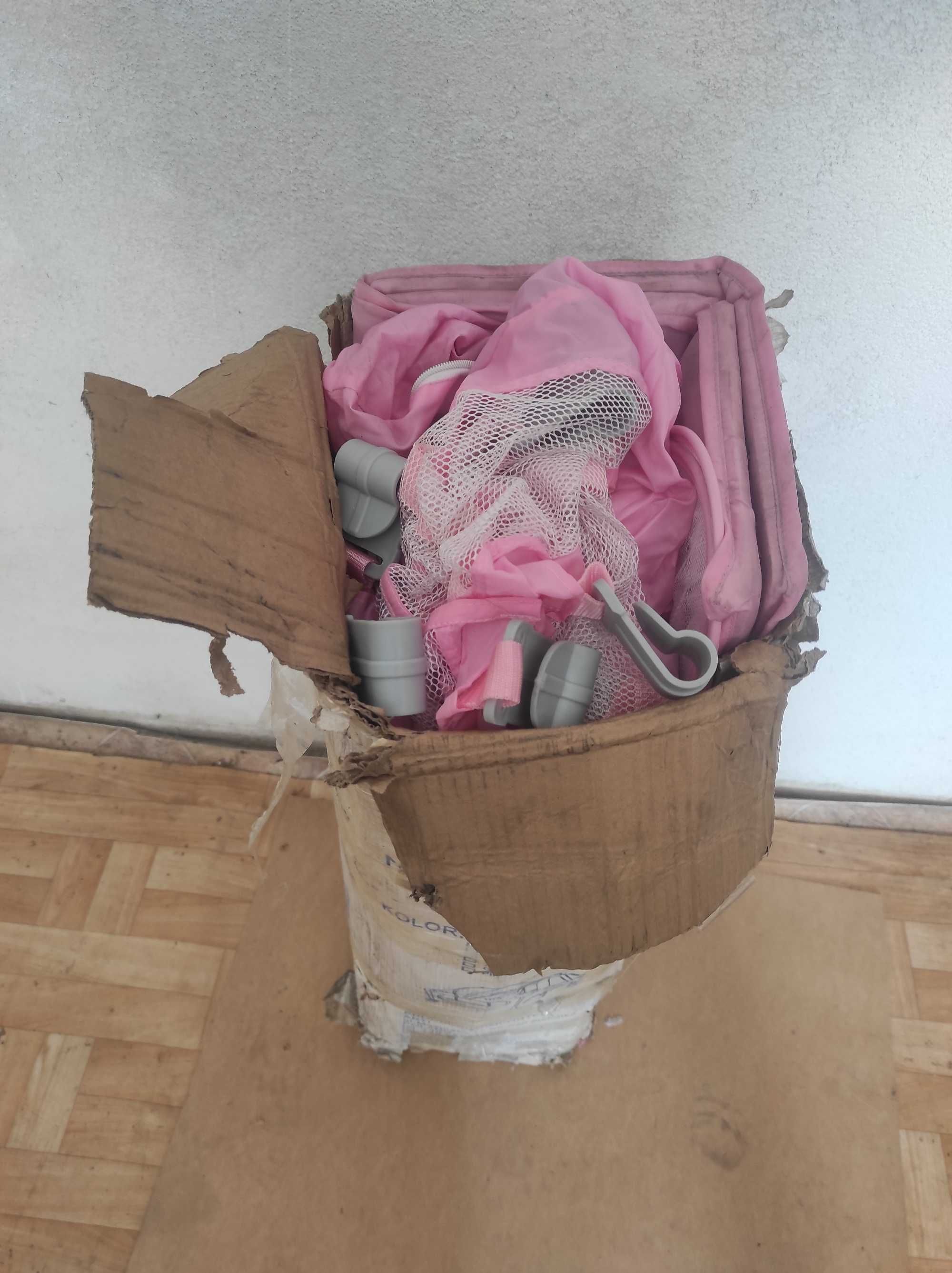 Kojec dla dziecka z baldachimem ( moskitierą ) Różowy