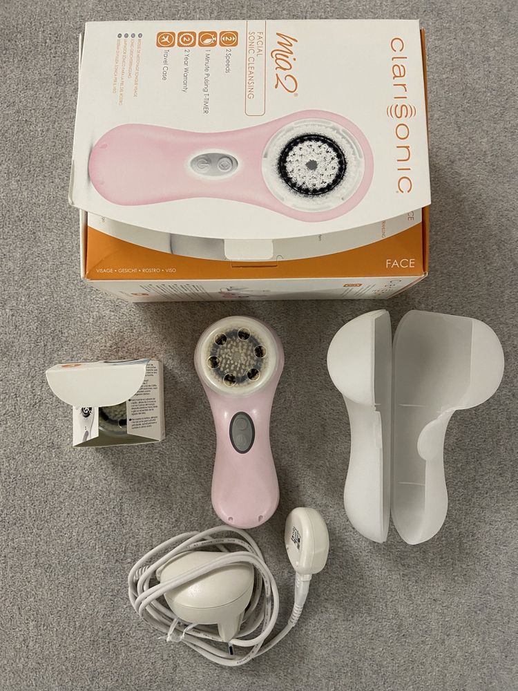 Clarisonic Mia2 + Delicate brush head