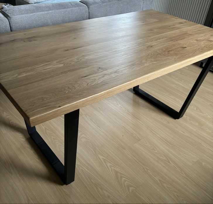 Stół dębowy w stylu loftowym