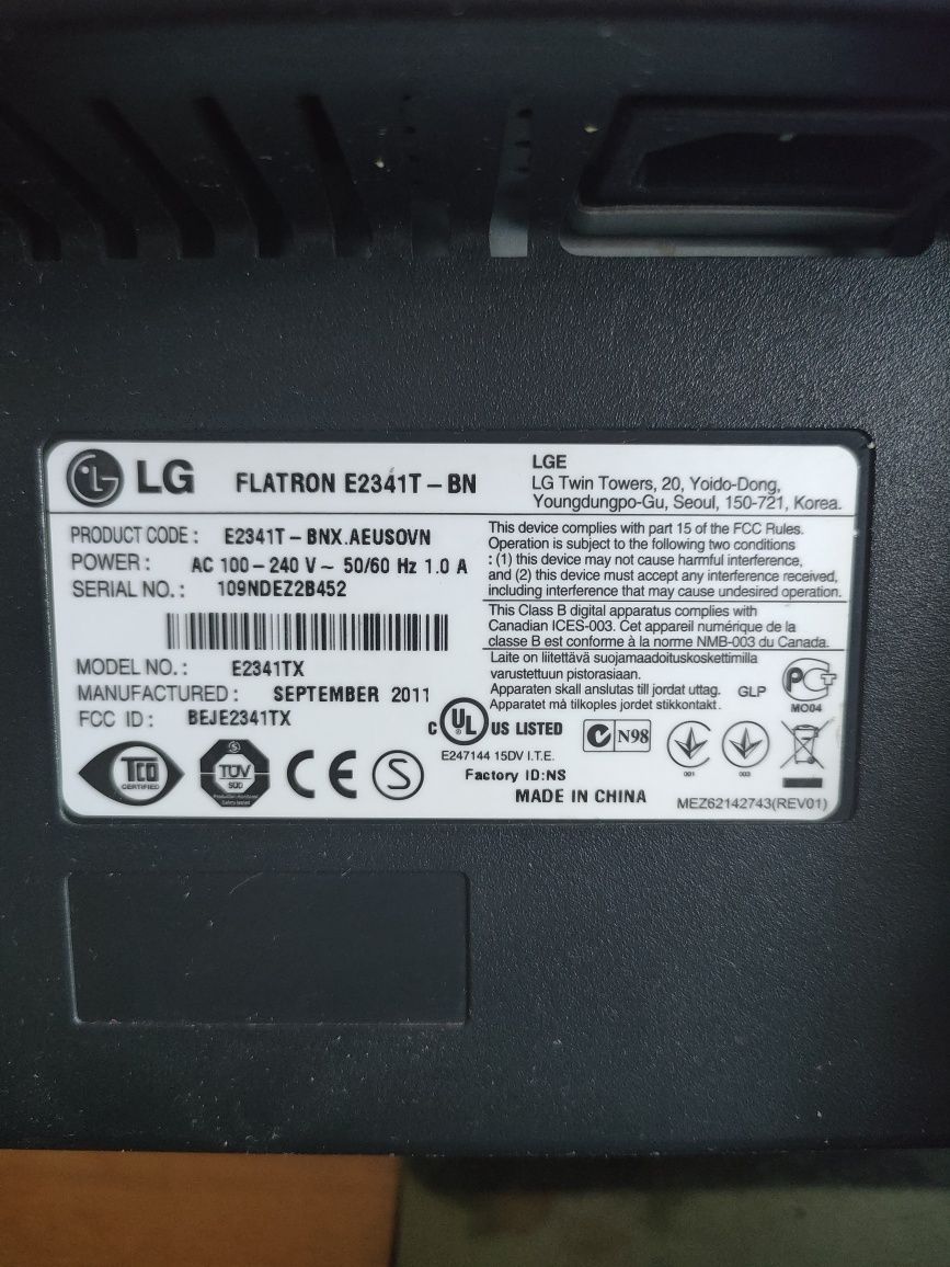 Монитор LG Flatron E2341T-BN (E2341TX)