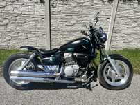 Hyosung GV 125 Aquila bobber