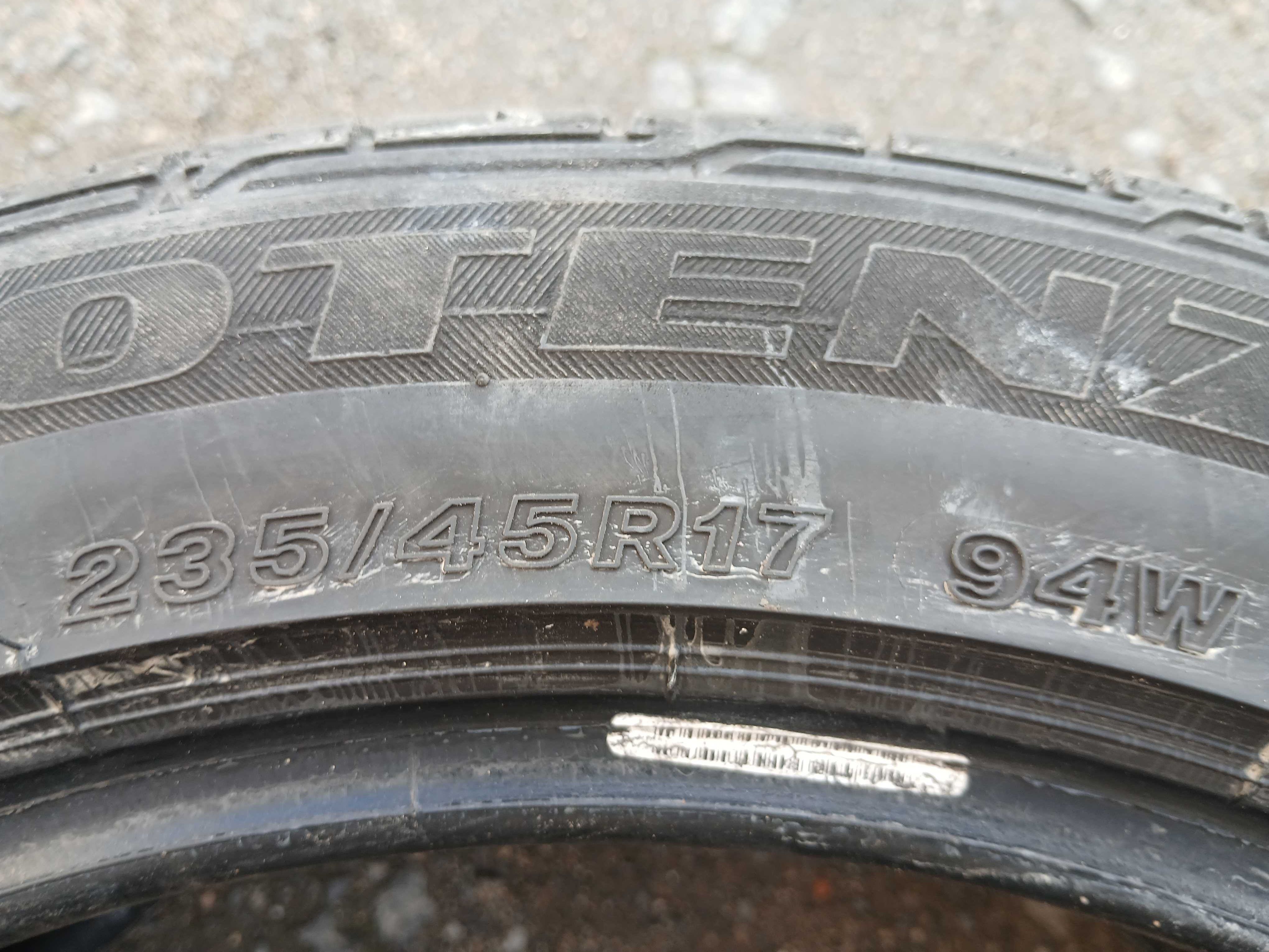 Opony 235/45/17 Bridgestone bieżnik 6mm i 5,5mm F-VAT