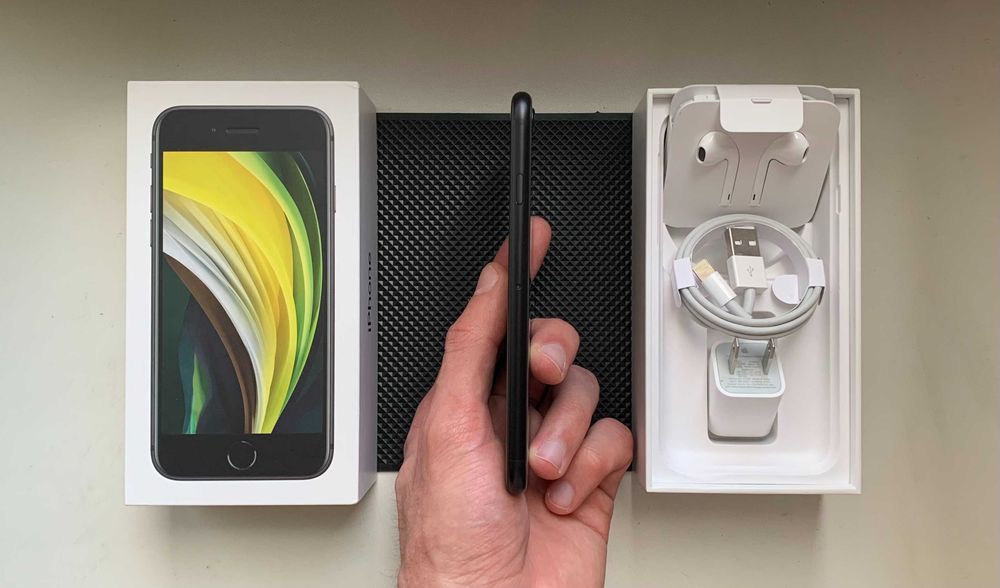 НОВЫЙ - iPhone SE 2020 - 64 гб - 100% АКБ - NEVERLOCK - BLACK