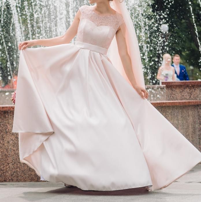 Продам пудровое свадебное платье