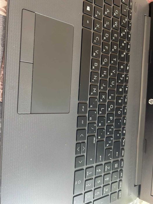 Продам мультимедийный ноутбук  HP 255 G7