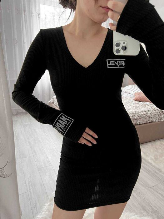 Плаття чорне marvel