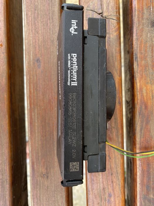 Ретро процессор Intel Pentium II 400 МГц SL2YM Deschutes для Slot 1