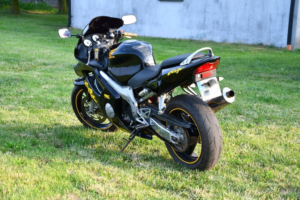 Honda cbr 600 f4 sc35