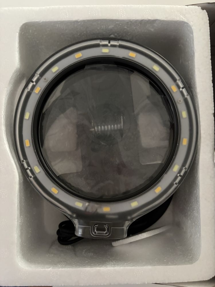 Lupa com lampada led
