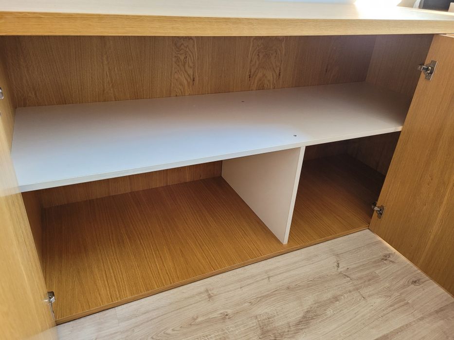 Solidna brązowa komoda