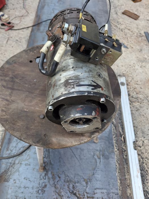 Електро мотор на гидро установку