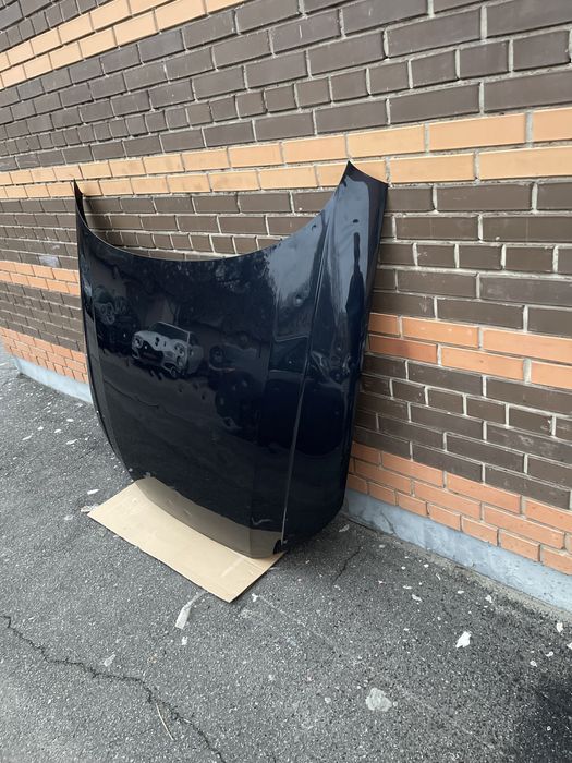 Продам оригінальний капот від Audi A4B9 2017, колір темно-синій LX5R