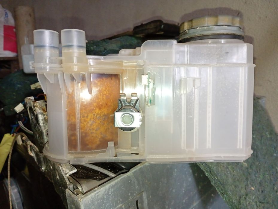 Соляний бак від посудомийки