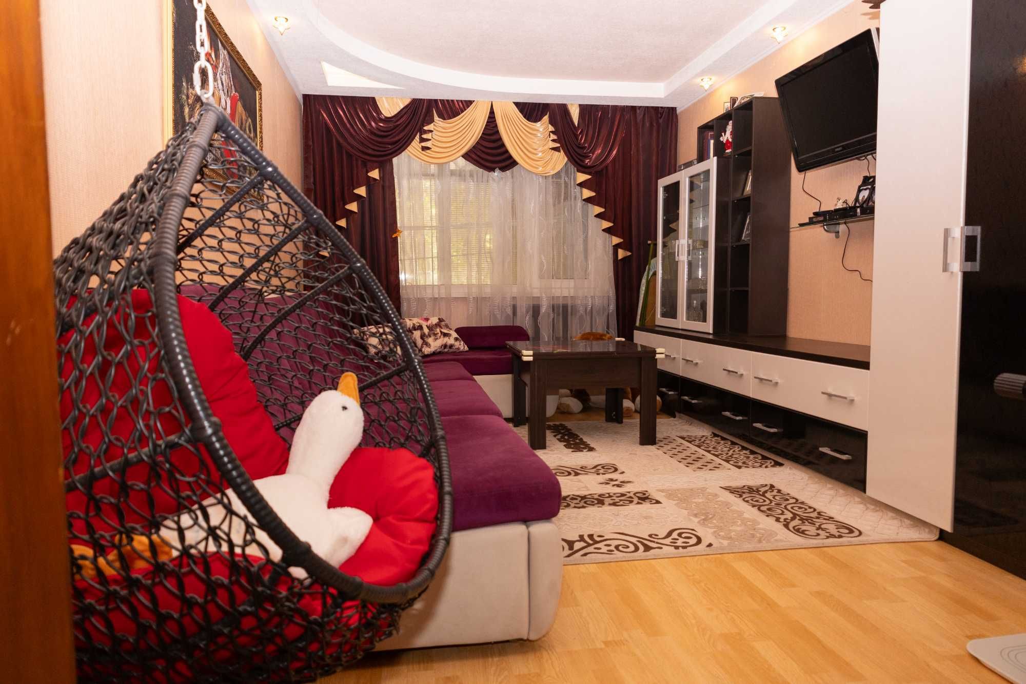 Продам 3 кімн. квартиру р-н кафе "Мерлін". Ремонт. 52000