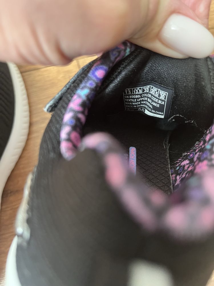 Кросівки на дівчинку Skechers 33р.