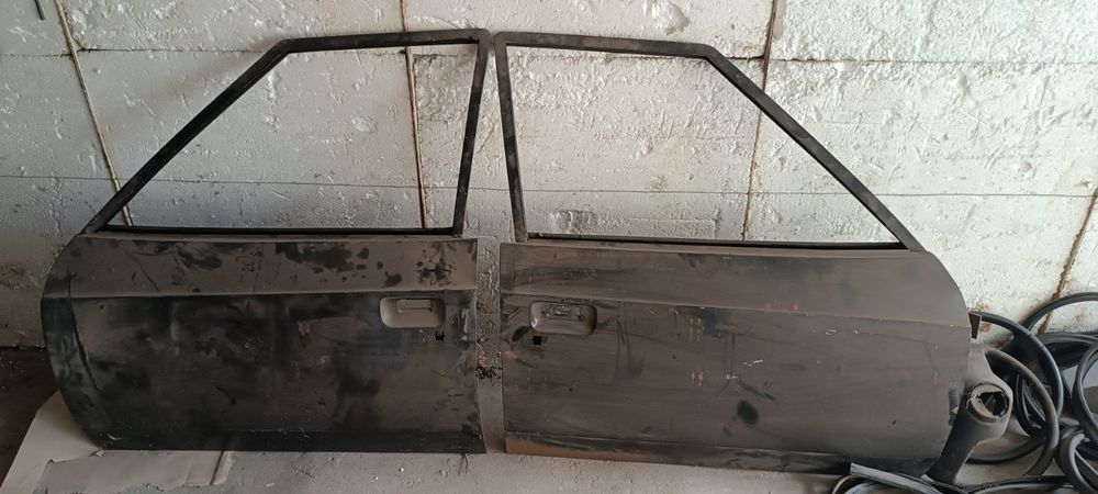 Продам двери Москвич 2141 новые