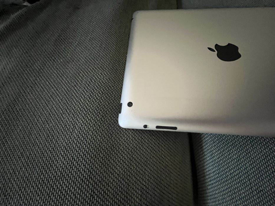 iPad 4th generation..64551658113793123