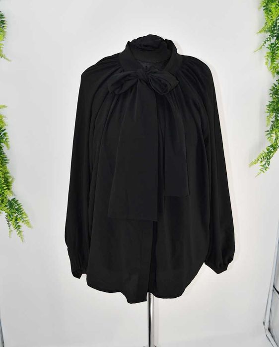 Elegancka koszula z wiązaniem przy szyi Bonprix 36