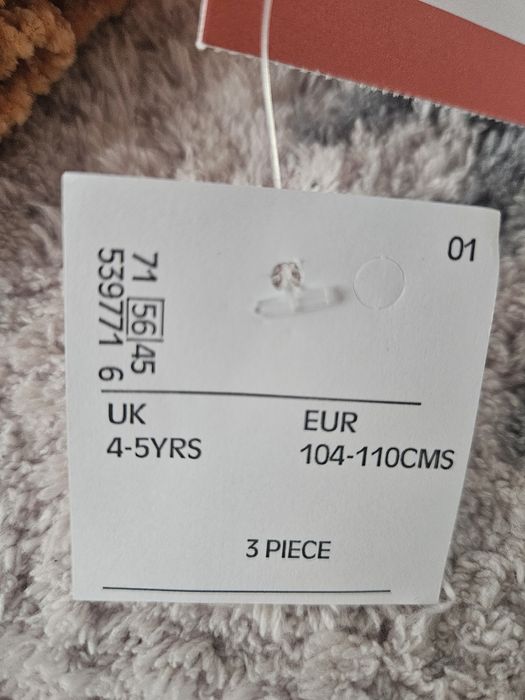 Nowy zestaw 3-częściowy dla dziewczynki r.110