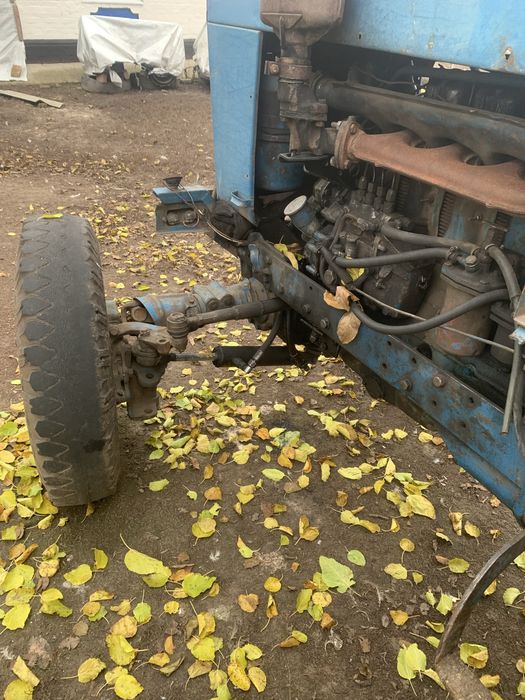 Продам Т-40 + два двигуни