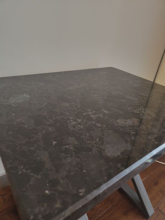 Новий стіл з натурального каменю Лабрадор