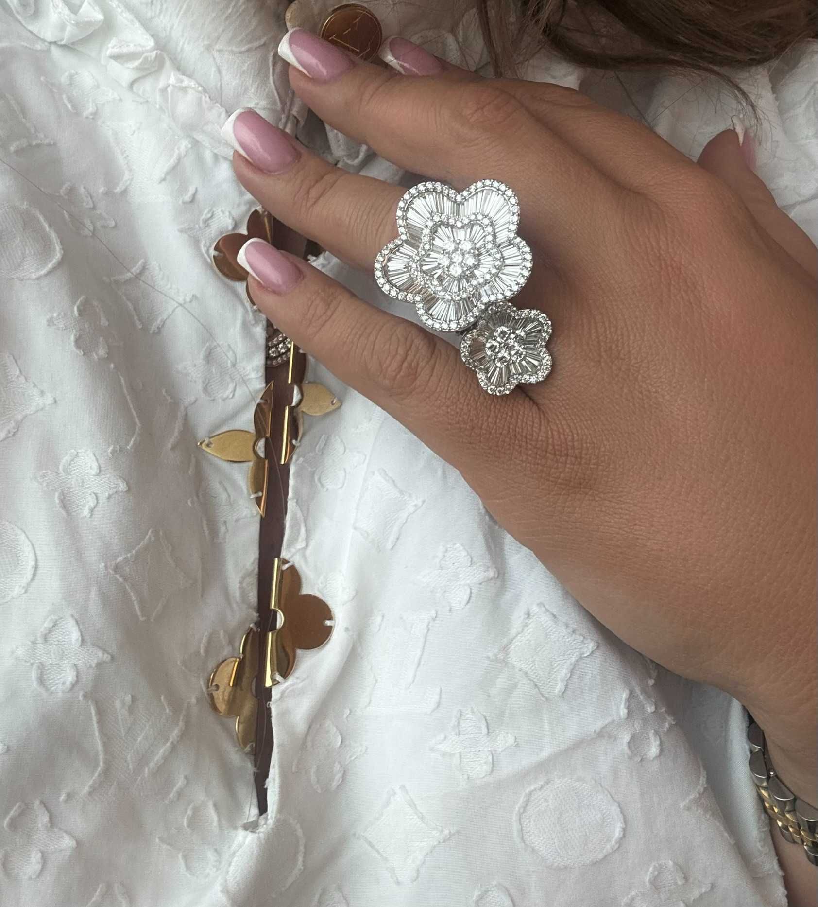 Pierścionek z diamentami naturalnymi 6.39 CT Flowers bagiety