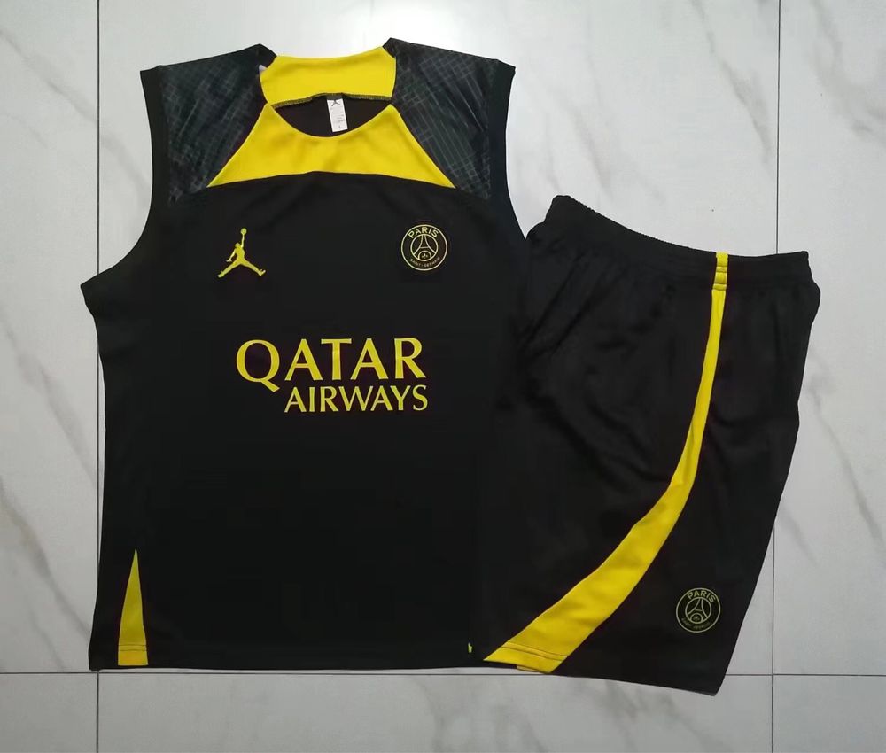 Kit t shirt e calcoes PSG nova com etiqueta