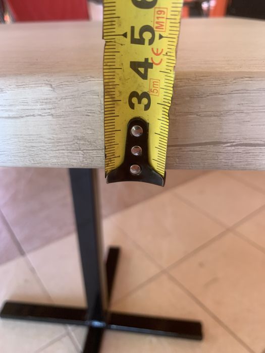 Стіл барний , або вуличний