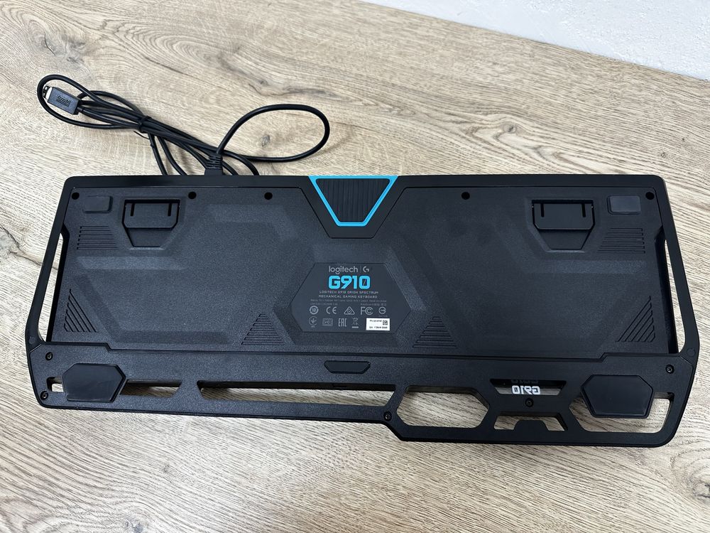 Ігрова клавіатура Logitech G910