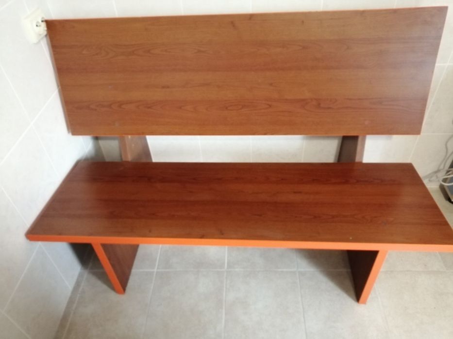 Обідній стіл з лавкою