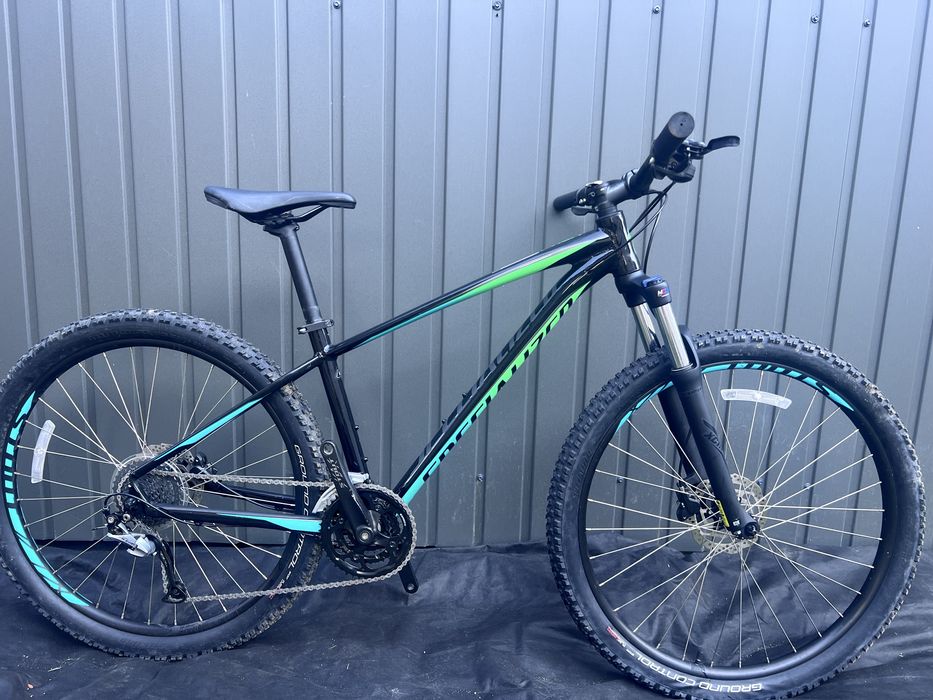 Specialized pitch / горник