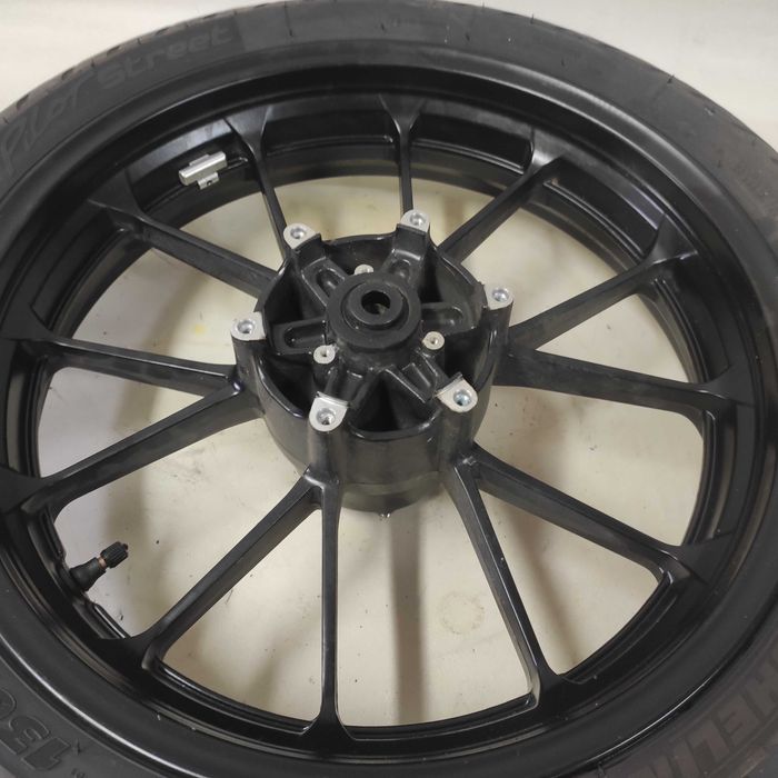 YAMAHA YZF 125 Koło Felga Tylna Tył Opona 130/70-17