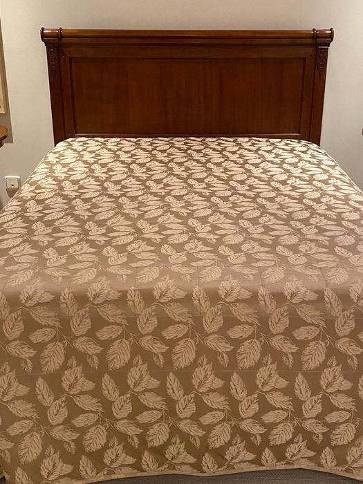 Cama de casal 140x200 em madeira
