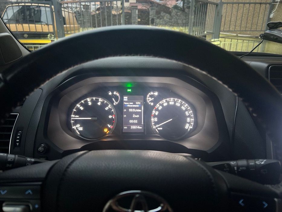 Тойота ленкрузер