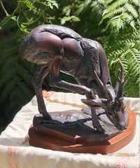 Escultura de bronze assinada e numerada por Chiqui Díaz