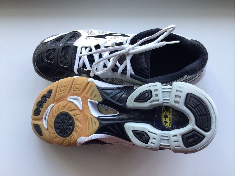 Кроссовки Mizuno Wave Lightning RX2 41 р.