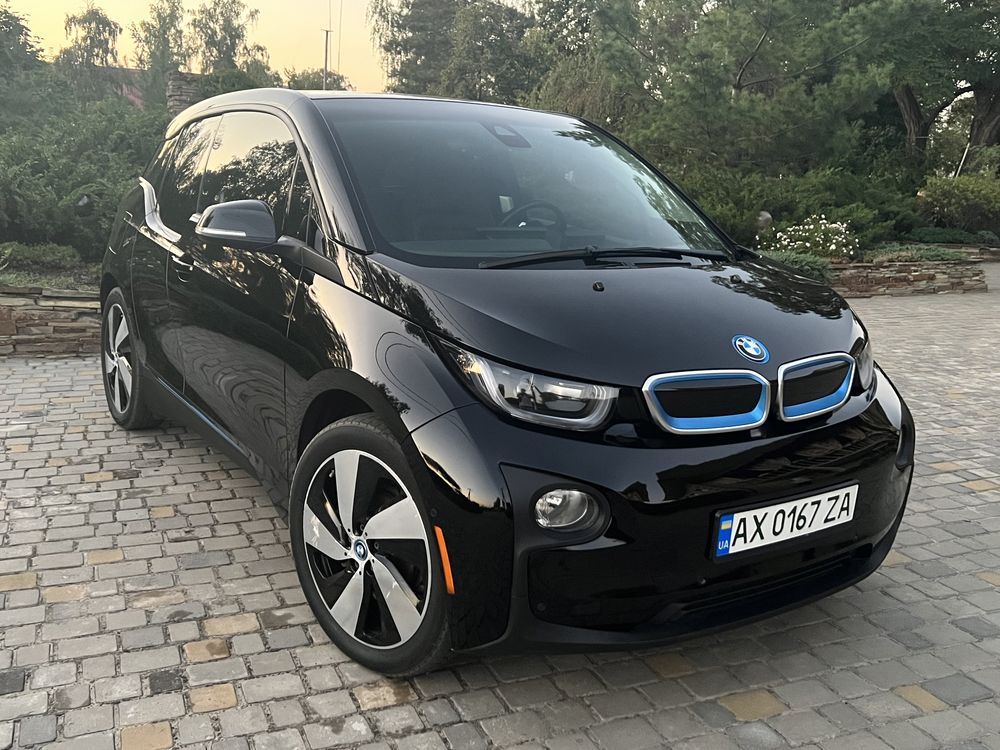 Електромобіль BMW I3