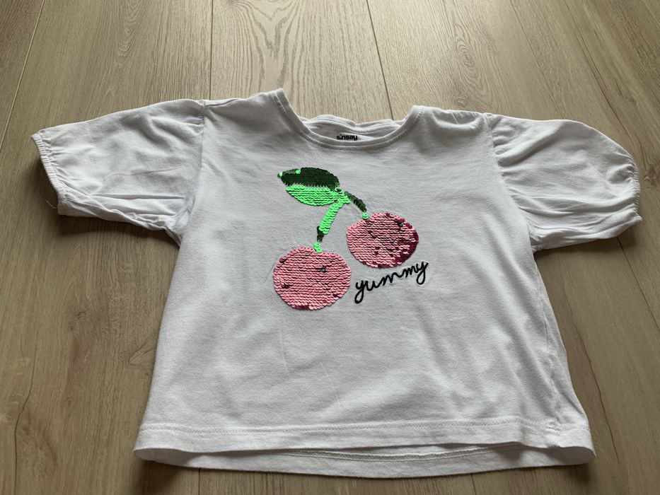 T-shirt Sinsay rozmiar 116