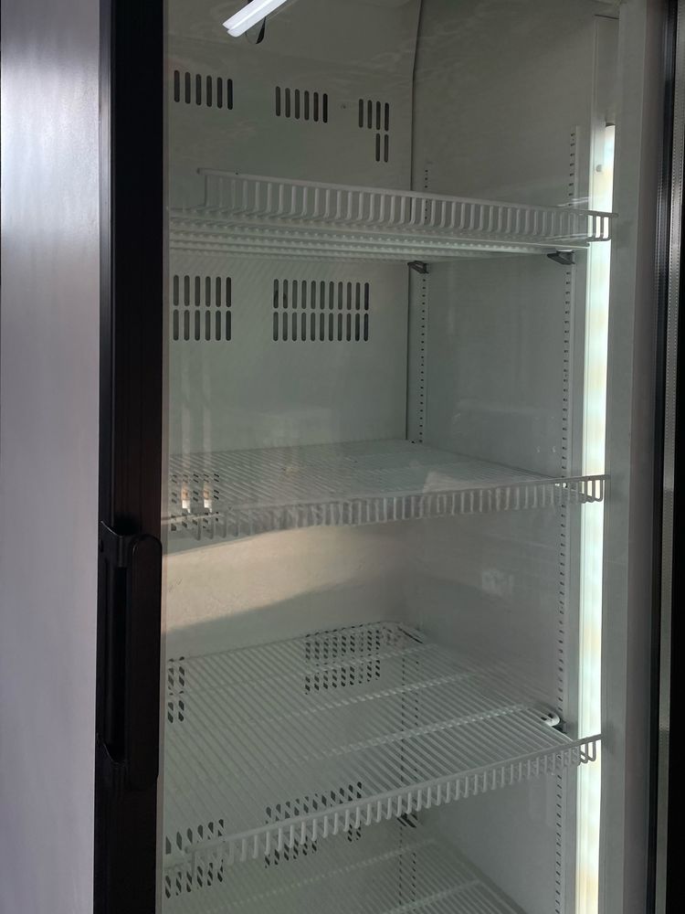 Холодильна шафа Ice Stream Medium