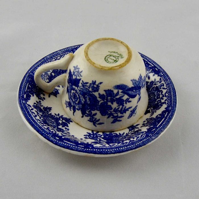 Chávena de Café e pires em faiança da Fábrica Gilman Sacavém