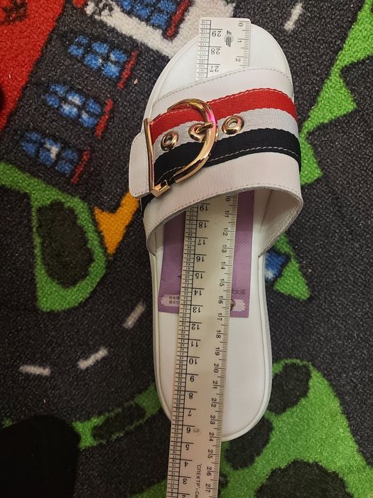 Стильные шлёпанцы