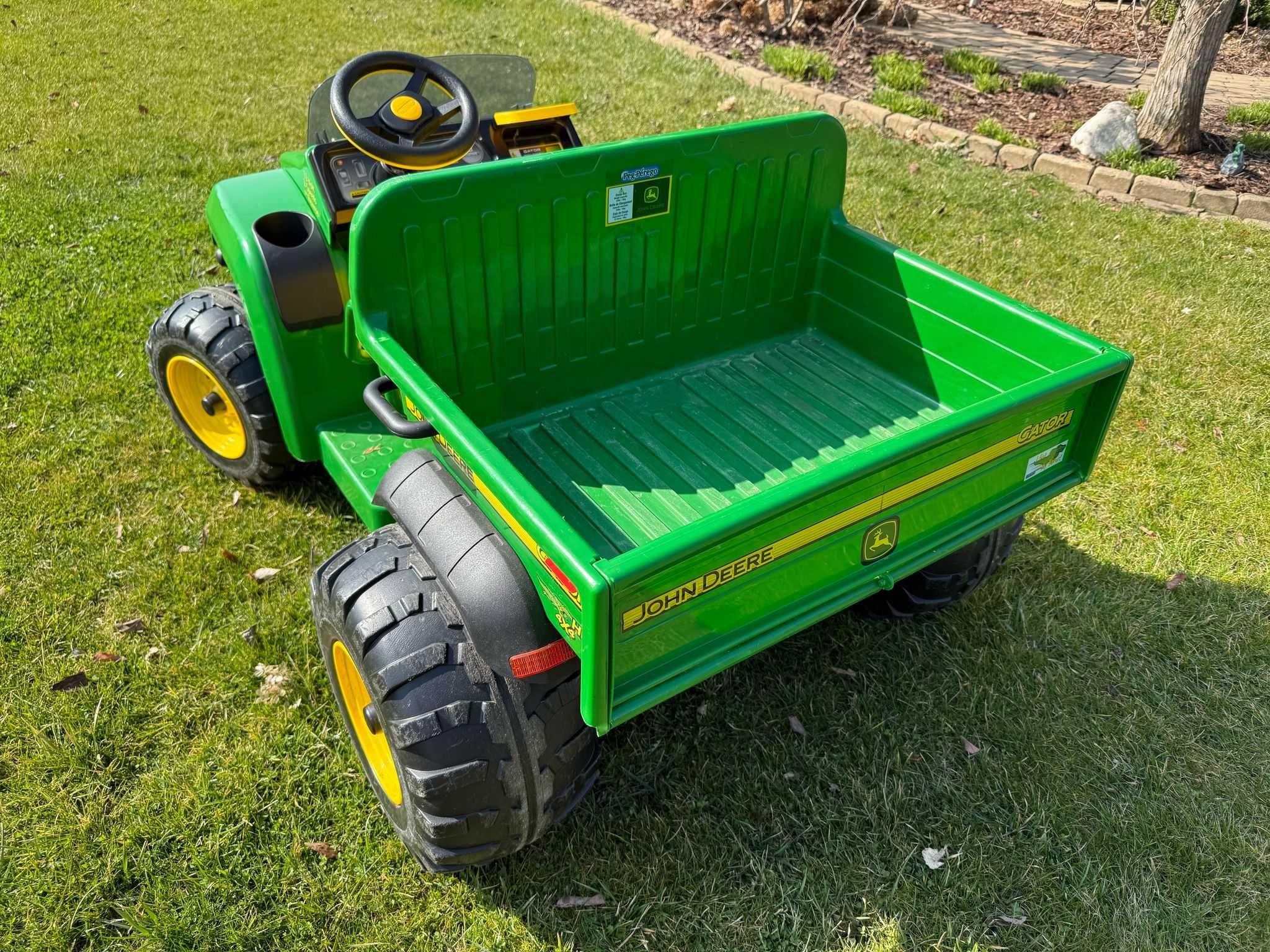 Auto na akumulator John DEERE GATOR HPX Peg Perego