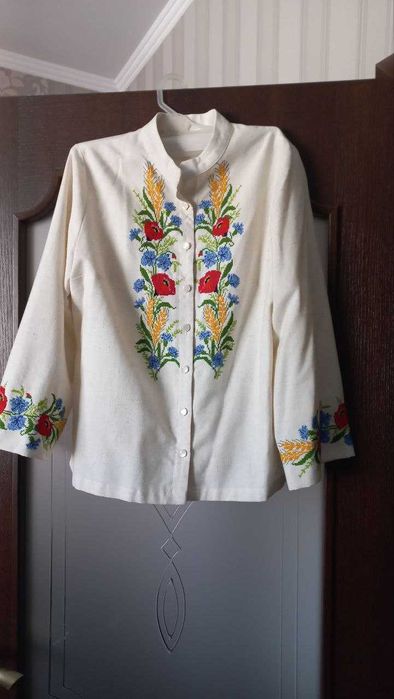 Вишиванка жіноча, вишита сорочка