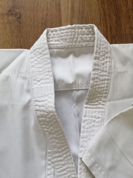 Кімоно для професійних занять карате