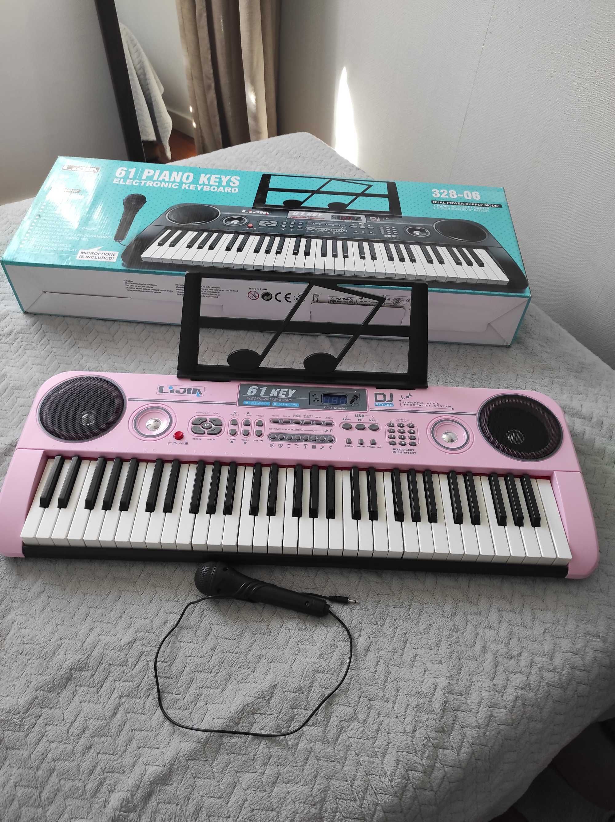 Keyboard pianino